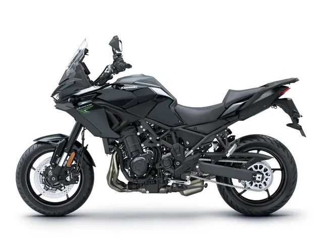 Versys 900 (70kW) — angle 3