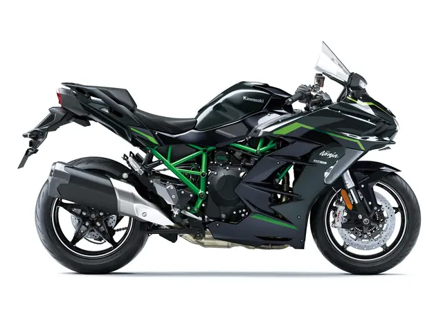 Ninja H2 SX SE — angle 2