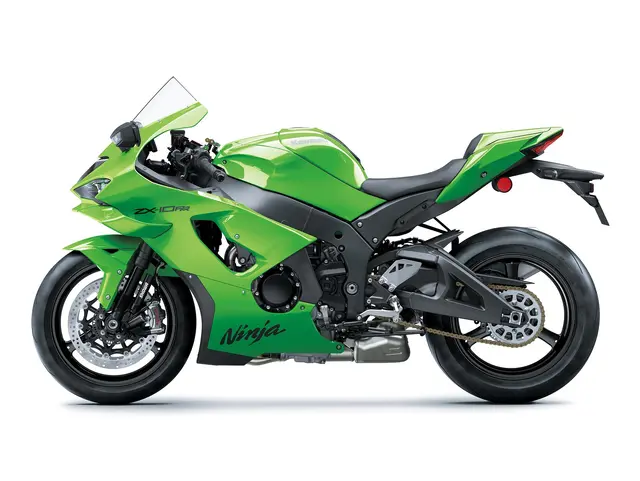 Ninja ZX-10RR — angle 3