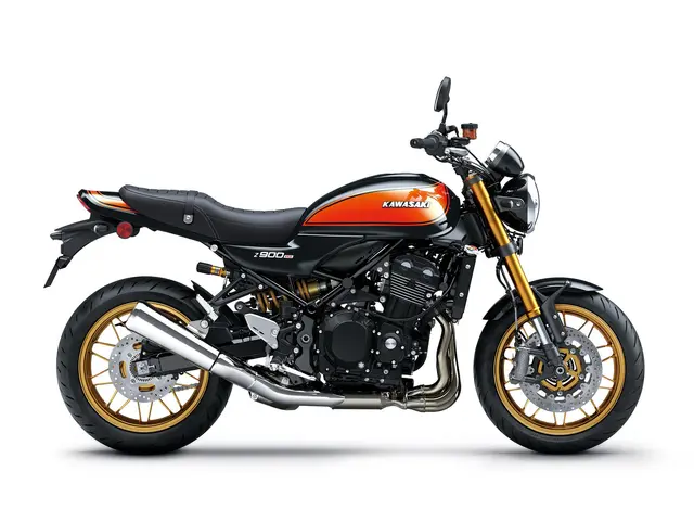 Z900RS SE — angle 2