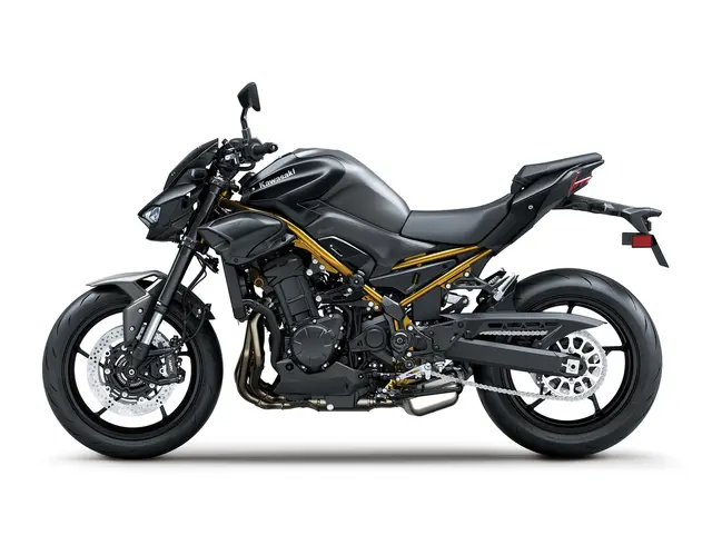 Z900 — angle 3