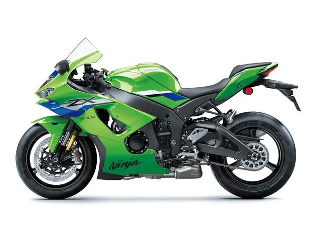 Ninja ZX-10R — angle 3