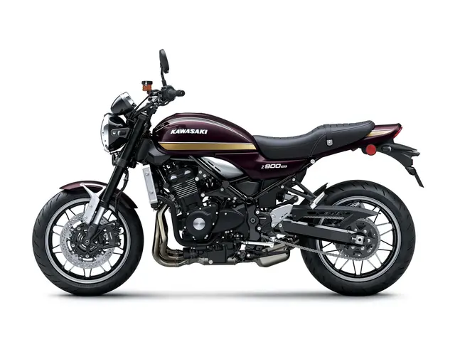 Z900RS — angle 3
