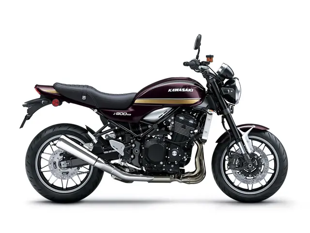 Z900RS — angle 2